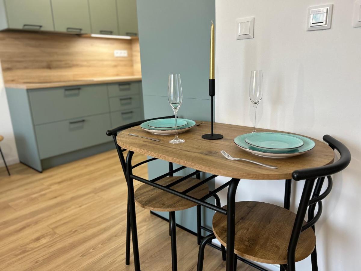 Cozy 1-Bedroom Condo Miloslavov Esterno foto