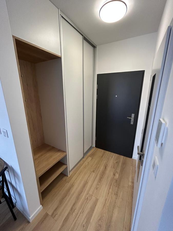 Cozy 1-Bedroom Condo Miloslavov Esterno foto